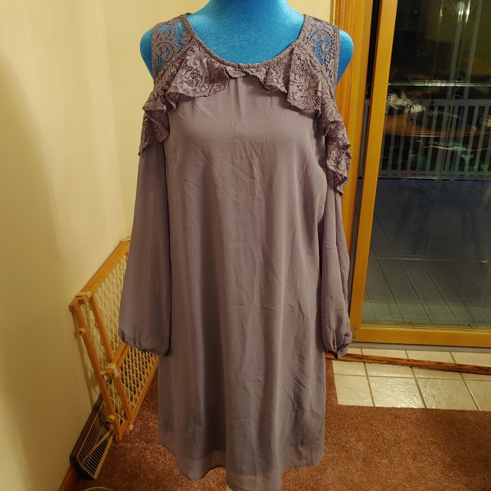 Maurices Cold Shoulder Grey Shift Dress size Lg
